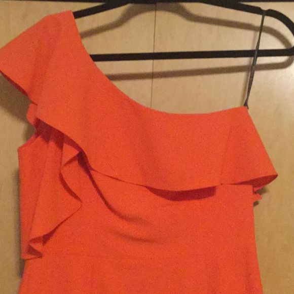 Black Halo Canyon Cold One Shoulder Kimora Sheath - Picture 3 of 13